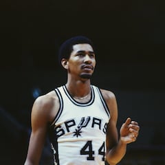 What is the NBA record of points by a single player in the first half? Who has it?