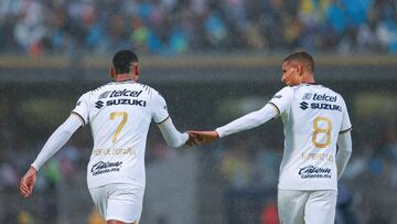 Diogo de Oliveira celebra su gol con Higor Meritao durante el partido Pumas vs Celta de Vigo, amistoso de preparacion en el Estadio Olimpico Universitario, el 13 de Julio de 2022.