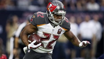 Doug Martin sale ileso de un accidente de tráfico