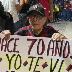¡Eso es amor! Aficionado que vio a Atlas campeón en 1951, estuvo en el Jalisco contra León