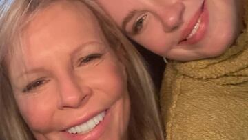 kim basinger selfie natural icono cine erotico redes sociales 80 90 hija alec baldwin retoques esteticos cirugia edad 68 años