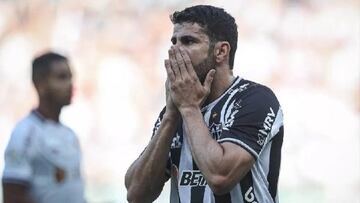 Diego Costa durante un partido con el Atl&eacute;tico Mineiro.