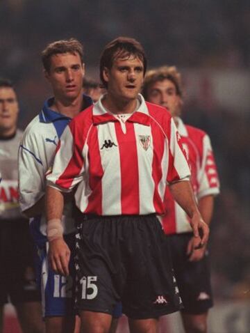 Se form¨® en las categor¨ªas inferiores del Bilbao y con 17 a?os debuta en Primera Divisi¨®n con el Athletic de Bilbao, donde permanecer¨¢ desde 1986 a 1989 y una etapa posterior de 1997 a 2000.