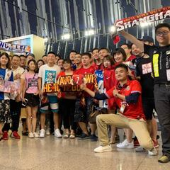 Decenas de fans despiden a Wu Lei en el aeropuerto de Shanghái