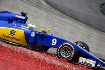 Marcus Ericsson  ha tenido un accidente y abandona la carrera. 