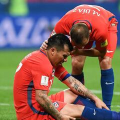 Gary Medel sale lesionado y complica el plan de Pizzi
