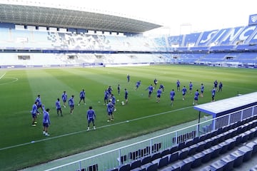 Entrenamiento del Marbella en La Rosaleda.