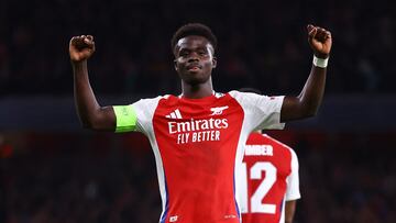 El extremo derecho de 23 años lideró a los Gunners en su duelo ante París Saint-Germain y suma registros importantes en Copa de Europa.