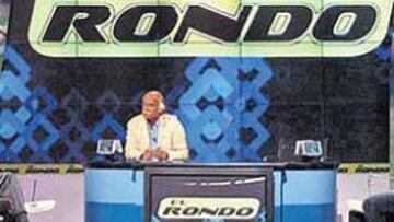 <b>REFLEXIÓN. </b>Calderón estuvo en 'El Rondo' con el Carrasco, Guasch, Roncero, Villarejo y Roberto Gómez.