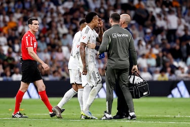 Militao, operado con éxito