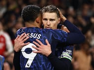 Viktor Gyökeres and Gabriel Jesus were on target as Arsenal cruised to a 4-0 win over Leeds at Elland Road.