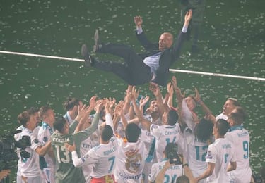 Zinedine Zidane steps down as Real Madrid manager