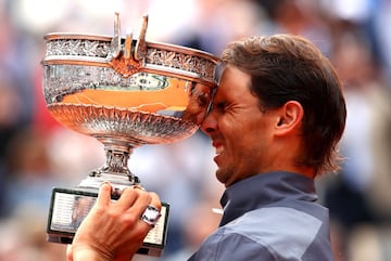 Rafael Nadal celebrando su victoria en Roland Garros el 9 de junio de 2019.