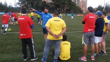 Pedro Ballesteros, entrenador profesional enviado por LaLiga de España para trabajar con formadores en el Proyecto Gol&Paz en favor de niños víctimas del conflicto armado en Colombia