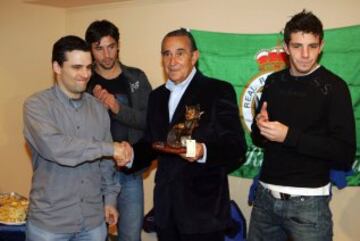 Yosu durante el homenaje del Racing de Santander en el 2005.