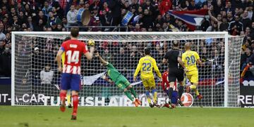 Fernando Torres marca el 2-0.