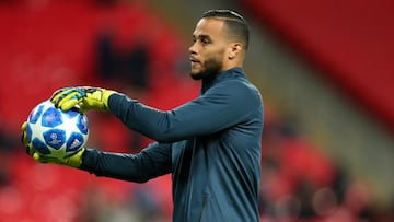 Tottenham re-sign Michel Vorm as cover for injured Hugo Lloris