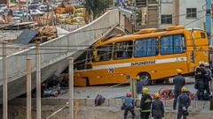 Conmoción tras el derrumbe del viaducto en Belo Horizonte