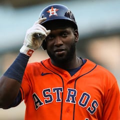 Cubano Yordan Álvarez conecta dos home runs en décima victoria consecutiva de Astros