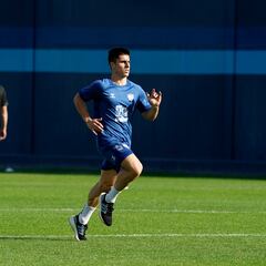 El Amorebieta recupera para la causa a Unai Bustinza