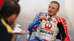 Dovizioso se "toma con mucha calma" su renovación con Ducati
