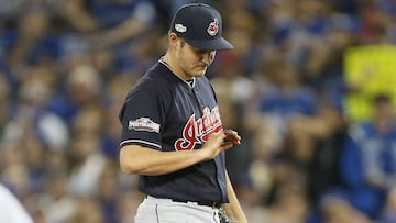 Ni la marcha prematura de Trevor Bauer es capaz de frenar a los Cleveland Indians.