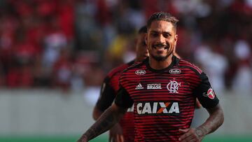 BRA06. R&Iacute;O DE JANEIRO (BRASIL), 06/05/2018.-El delantero de Flamengo Paolo Guerrero calienta antes del partido contra Internacional por el campeonato brasile&ntilde;o hoy, domingo 6 de mayo de 2018, en el estadio Maracan&aacute; de la ciudad de R&i