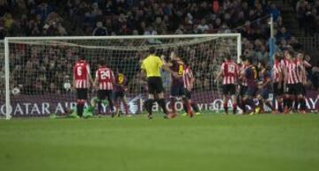 Gol 2-1 Messi de falta