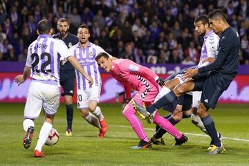 1-1. Raphael Varane marcó el primer gol.