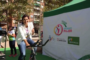 ?xito del Tour Universo Mujer en Granada