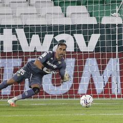La dura autocrítica de Claudio Bravo tras caída del Betis