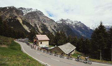El pelotón durante la 20ª etapa del Giro de Italia.