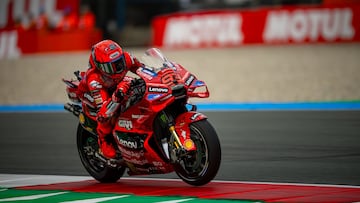Marc Márquez con la Ducati de MotoGP durante el GP de Países Bajos.
