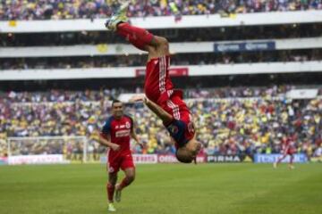 Pineda celebra su gol.