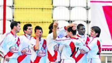 <b>ALEGRÍA. </b>El Rayo celebra uno de sus goles de este año.