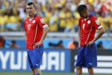 La tristeza del plantel de Chile tras quedar fuera del Mundial. El llanto de Gary Medel fue la imagen de la desazón chilena.