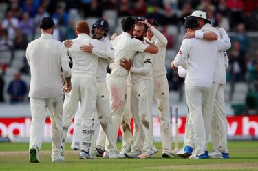 Joe Root warns against hyping Mason Crane on Test debut