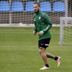 La salida de Benedetto condiciona el mercado del Elche
