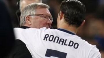 Ferguson abraza a Cristiano Ronaldo.