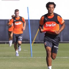 El Valencia y Koba ultiman su renovación