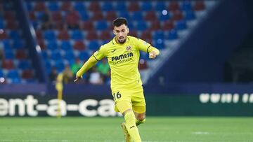 VILLARREAL, SPAIN - OCTOBER 27: Alex Baena of Villarreal CF controls the ball during the UEFA Europa Conference League group C match between Villarreal CF and Hapoel Be'er Sheva at Estadio de la Ceramica on October 27, 2022 in Villarreal, Spain. (Photo by Maria Jose Segovia/DeFodi Images via Getty Images)