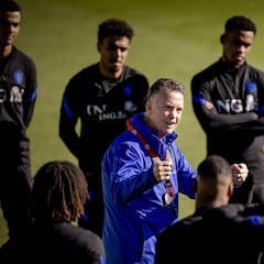 Partido trampa para Van Gaal