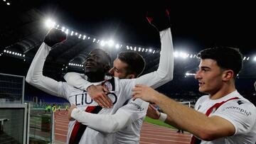 Musa Barrow celebra el tercer gol del Bolonia a la Roma.