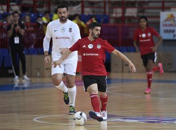 Partido benéfico entre Amigos de Benjamín y Ortiz contra Amigos de Ricardinho en el Polideportivo Municipal Jorge Carbajosa de Torrejón de Ardoz para el fomento del deporte en Guinea Ecuatorial.