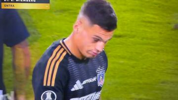 Almirón sustituyó a Cepeda y el delantero de Colo Colo no lo podía creer: su reacción sorprendió