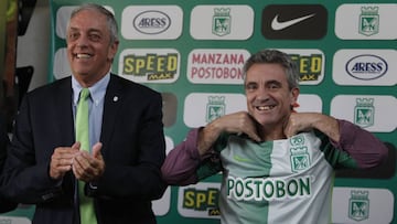 Juanma Lillo, en su presentaci&oacute;n como nuevo t&eacute;cnico del Atl&eacute;tico Nacional.