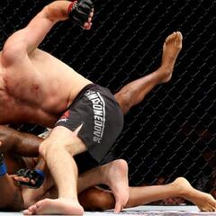 Khabib, favorito para llevarse 'el título' de McGregor en UFC 223