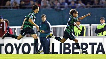 Uno de los robos más descarados a un equipo mexicano en competencias internacionales se dio en la edición de la Libertadores del 2004.
Santos y River se encontraron en octavos de final; con un marcador empatado a 2, se tuvo que decidir en penales donde el portero lagunero Cristian Lucchetti fue victima del mal arbitraje.