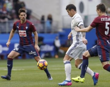 James Rodríguez marcó el tercer tanto en el triunfo del Real Madrid 1-4, ante el Eibar, por la fecha 26 de la Liga de España.