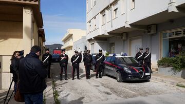 FILE PHOTO: Carabinieri police stand guard near the hideout of Matteo Messina Denaro, Italy's most wanted mafia boss, after he was arrested, in the Sicilian town of Campobello di Mazara, Italy, January 17, 2023. REUTERS/Antonio Parrinello/File Photo